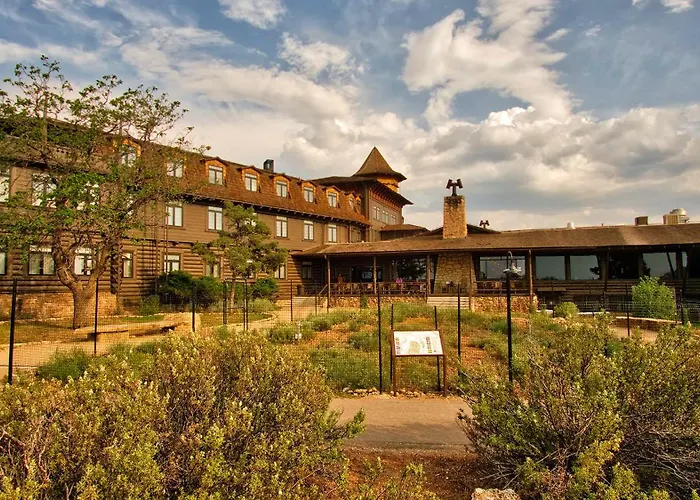 Hotel El Tovar - Inside The Park