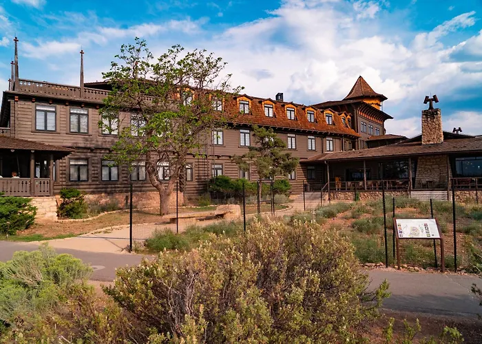 Hotel El Tovar - Inside The Park